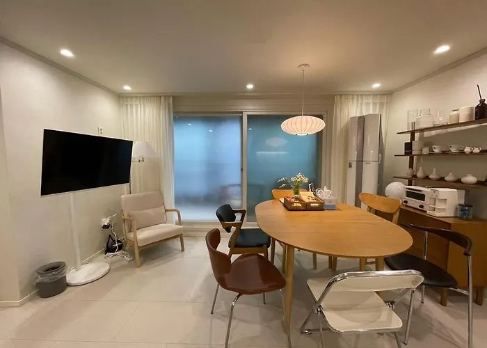 Apartment Junny Hongik Station 5 Minutes