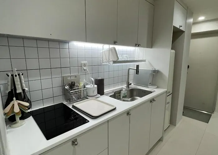 Apartment Junny Hongik Station 5 Minutes *