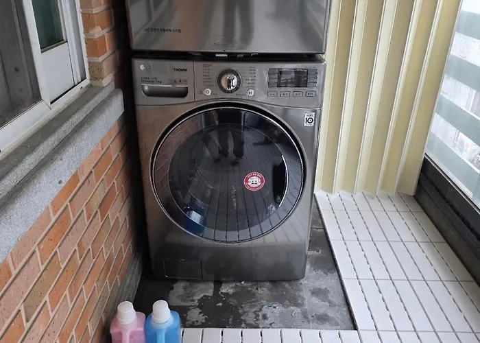 Apartment Junny Hongik Station 5 Minutes *